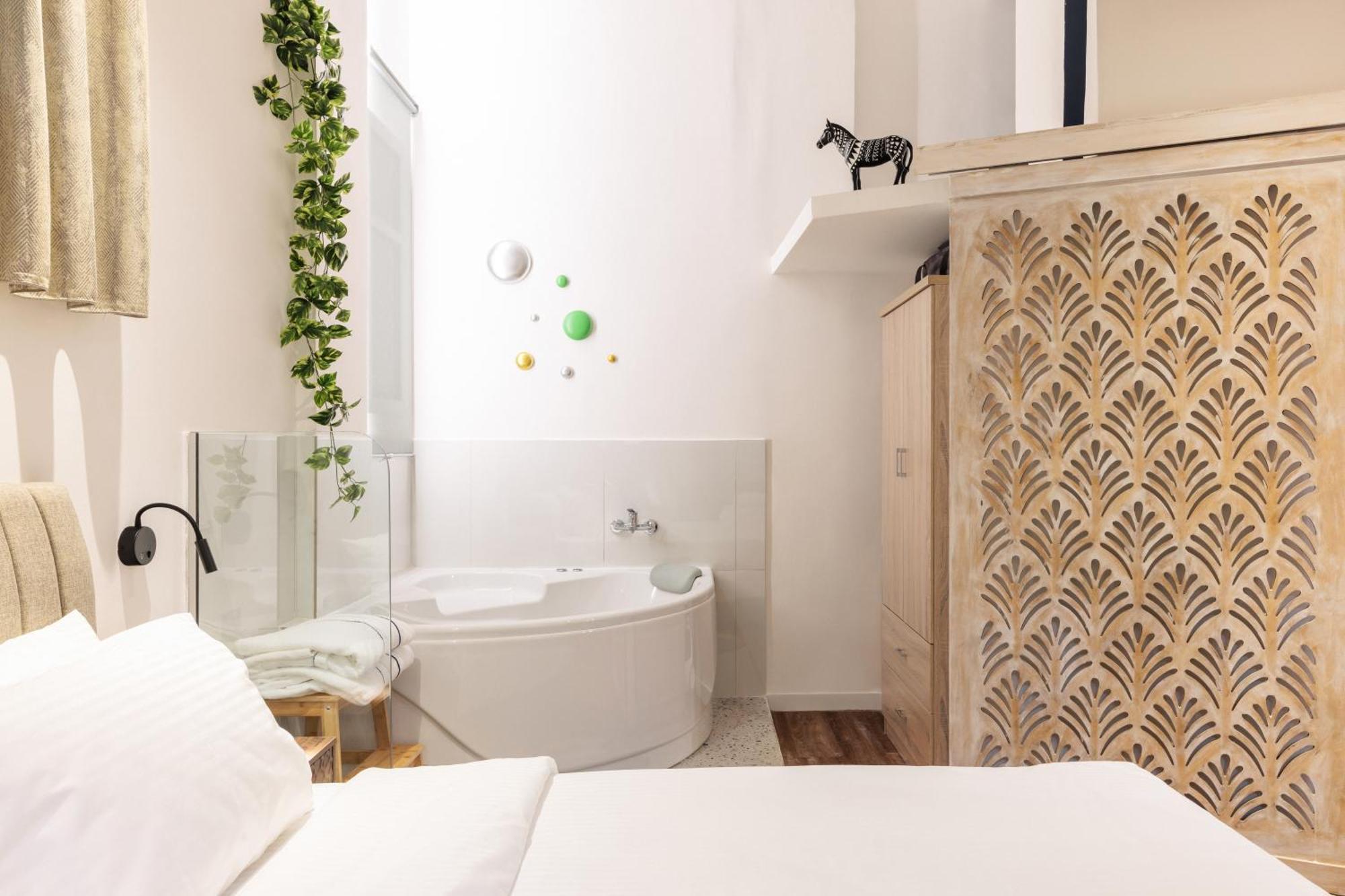 Couple-In Magical Suite With Jacuzzi Thessaloníki Exteriör bild
